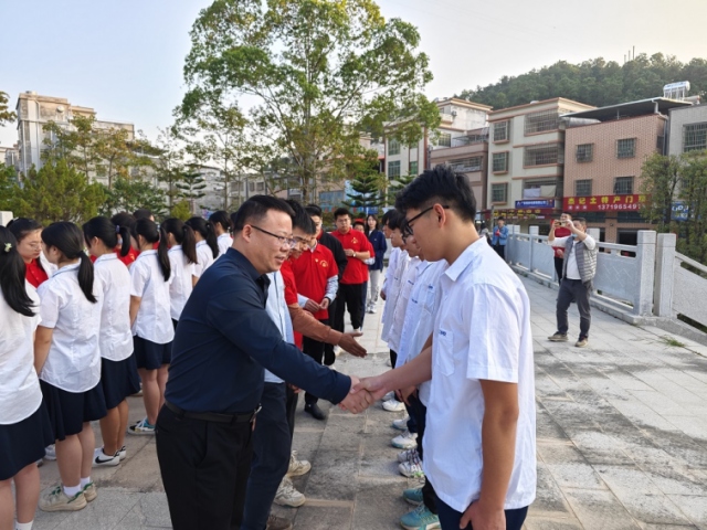 惠州市理工職業(yè)技術(shù)學校舉行2023年新發(fā)展團員入團儀式暨傳承紅色基因團日活動228.png